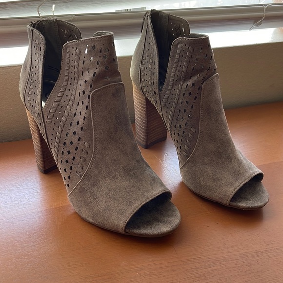 Carlos Santana Libbie Doe booties - Picture 2 of 6